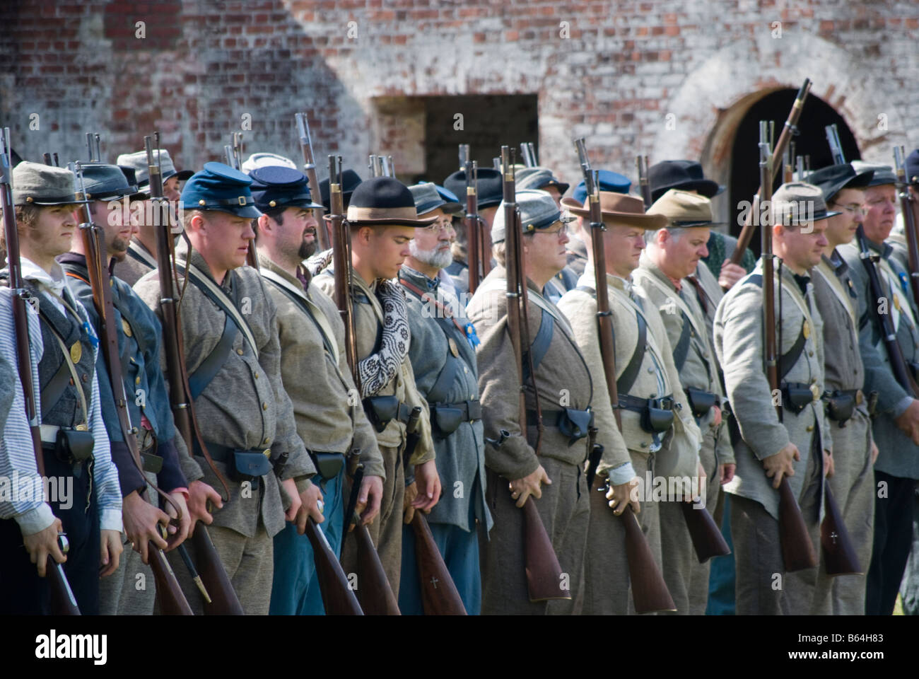 La guerre civile de la reconstitution médiévale sur Fort Macon Banque D'Images