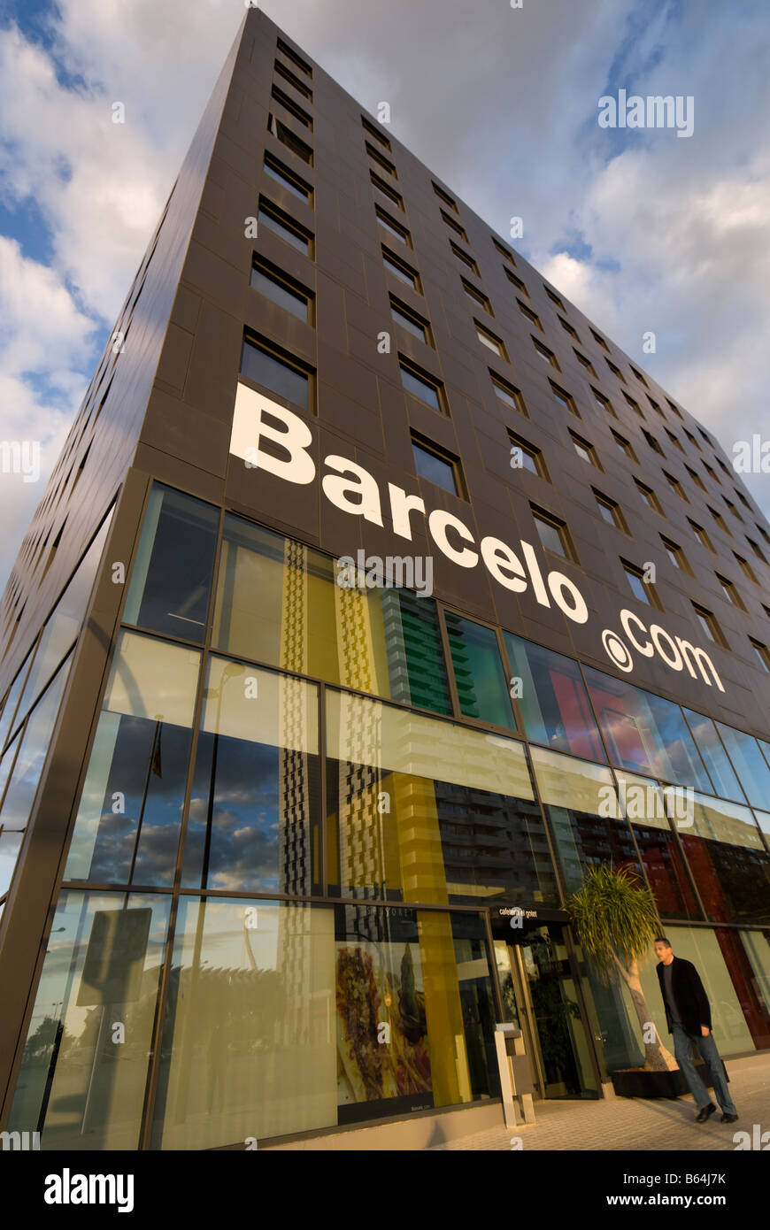 Bâtiment de l'hôtel Barcelo Valencia en Espagne fait partie de la grande chaîne  espagnole de Barcelo hotels and resorts dans le monde Photo Stock - Alamy