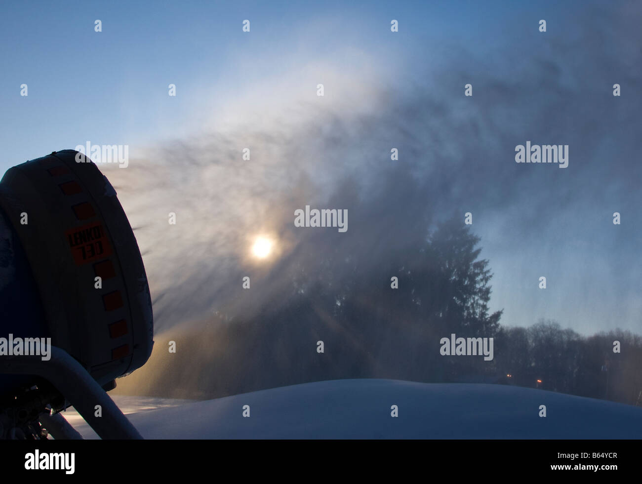 Faire de la neige canon à neige Banque D'Images