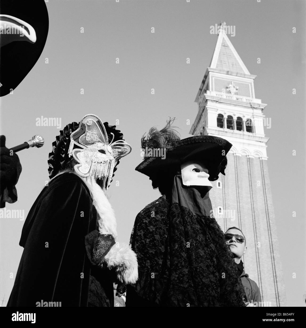 Au cours des masques de carnaval vénitien Banque D'Images
