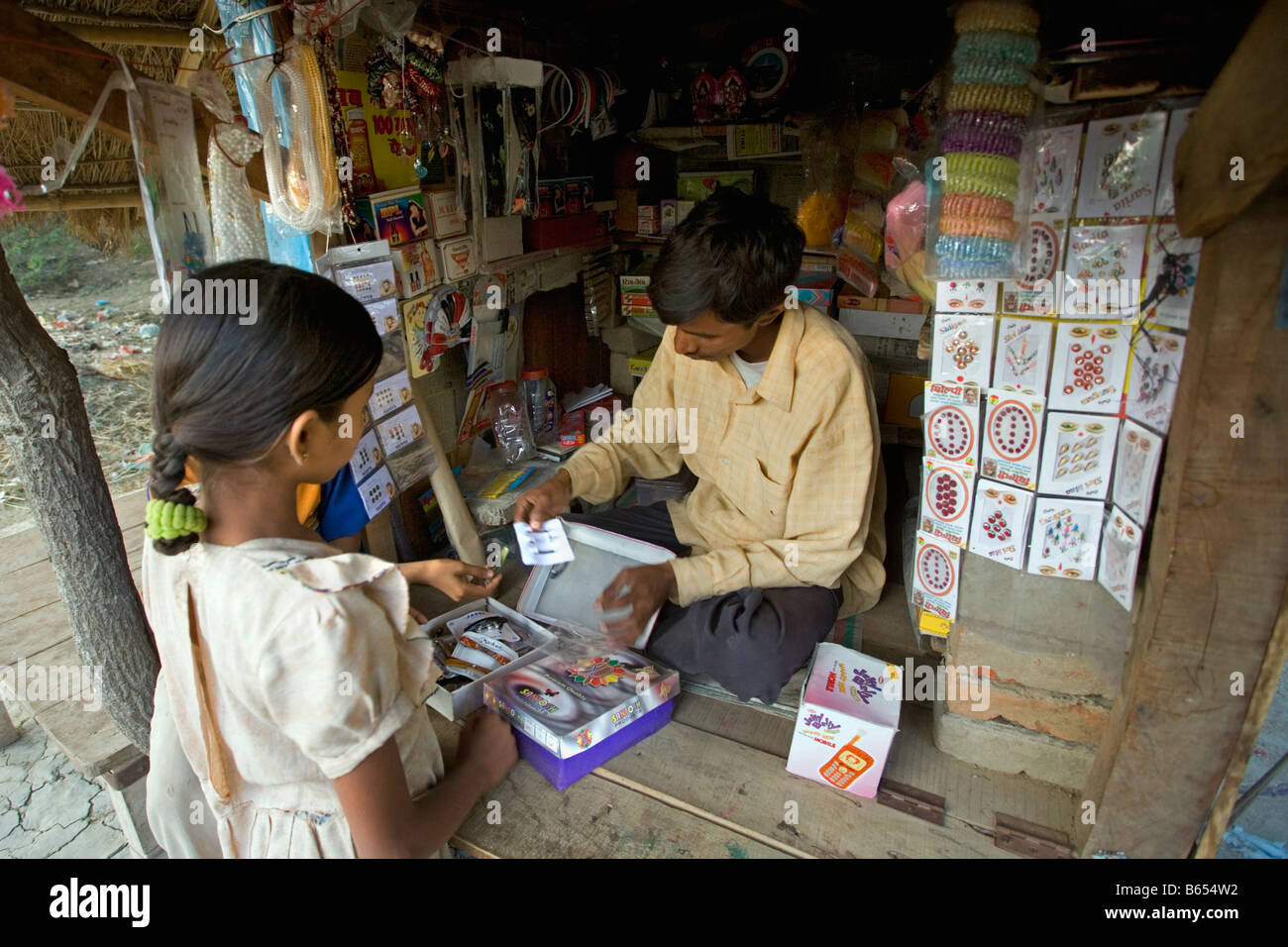 L'Inde, Lucknow, Uttar Pradesh, campagne près de Rae Bareli, marché. Banque D'Images
