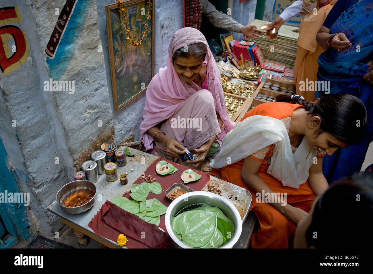L'Inde, Uttar Pradesh, Varanasi, scène de rue. Banque D'Images