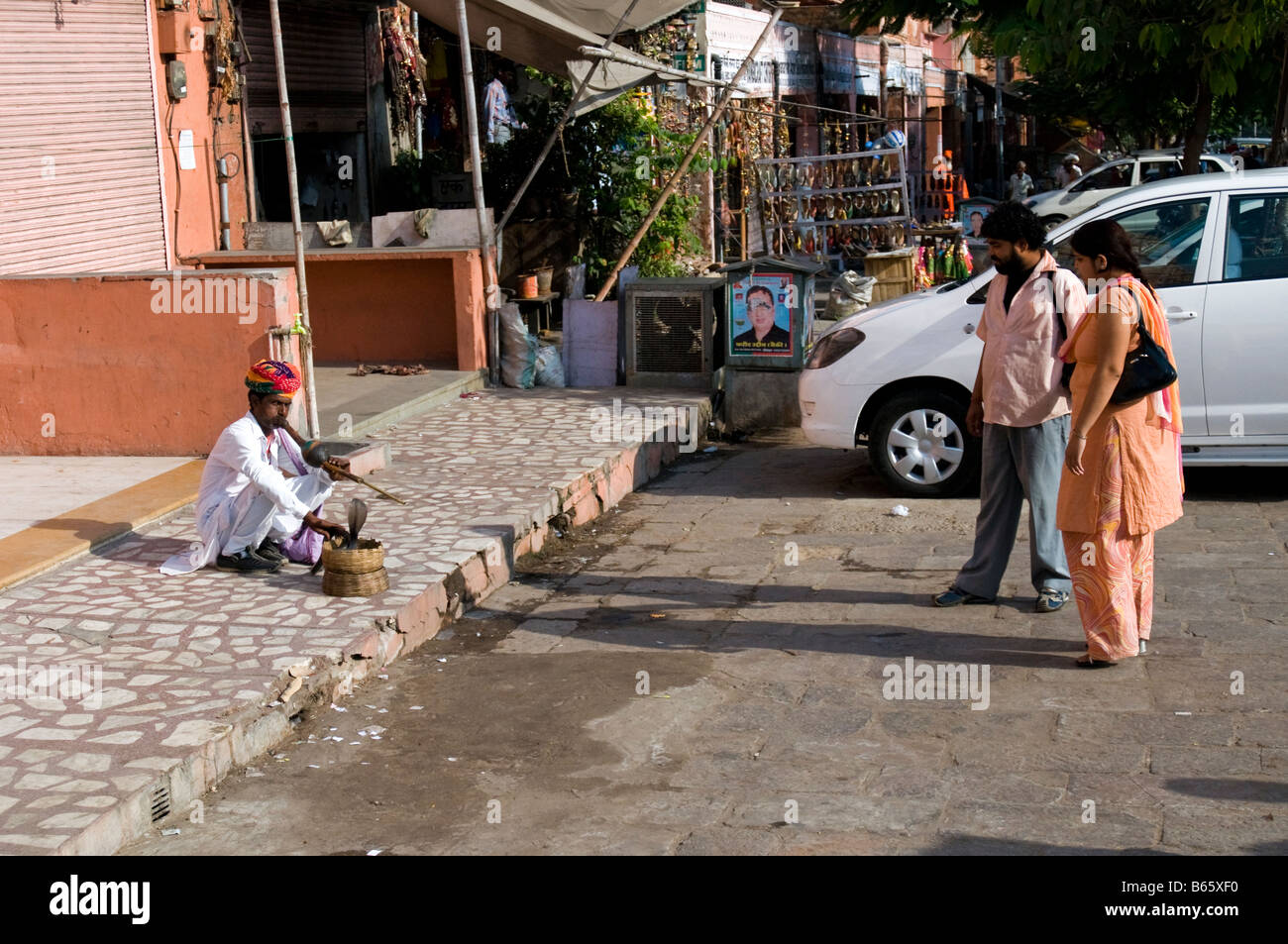 Charmeur de serpent. Jaipur la ville rose du Rajasthan Inde Banque D'Images