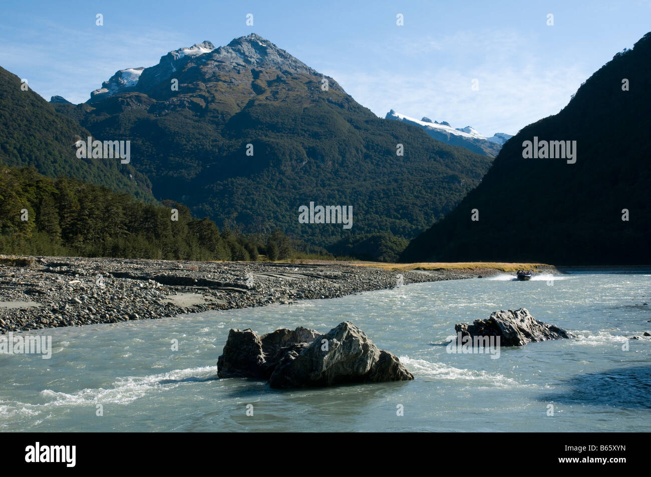 La Mariée pics du Dart River Valley, Rees Dart track, Mount Aspiring National Park, South Island, New Zealand Banque D'Images