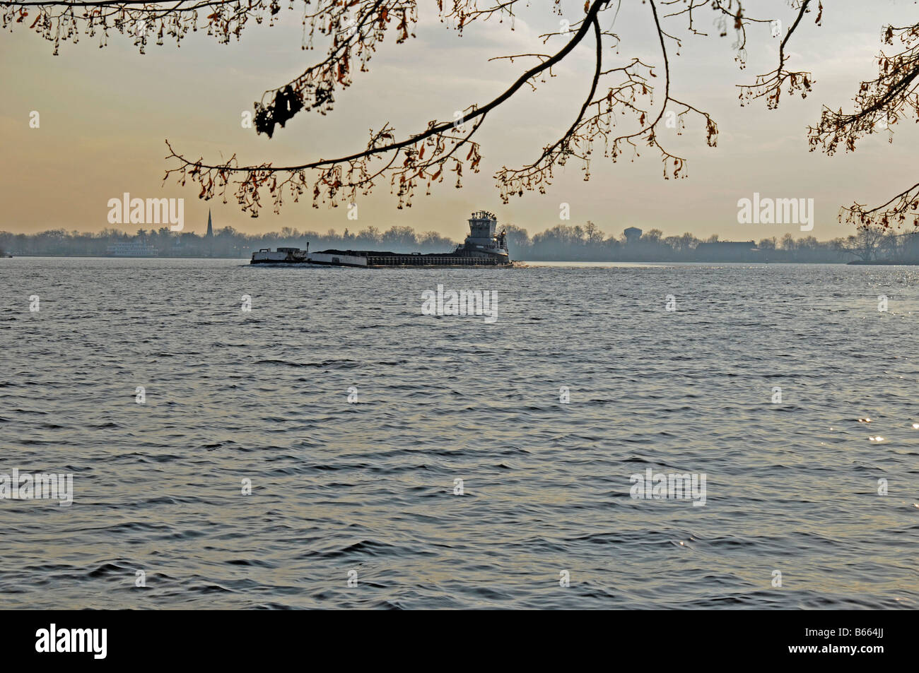 Barge sur le Delaware River près de Bristol, comté de Bucks, Pennsylvanie, USA, Amérique du Nord Banque D'Images