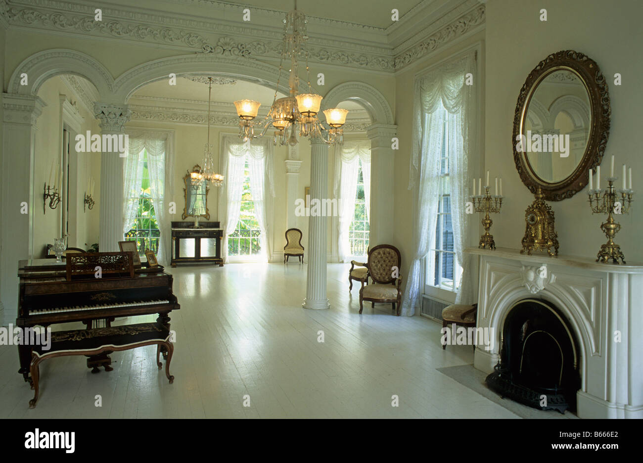 La grande salle de bal blanc Nottoway Plantation Louisiane-NOUS Banque D'Images