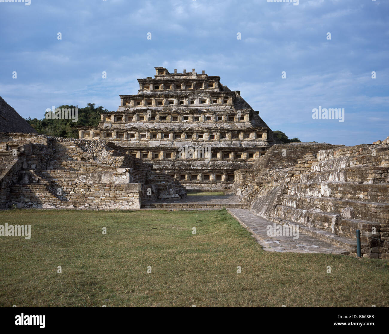 El Tajin (Mexique). Pyramide des niches Banque D'Images