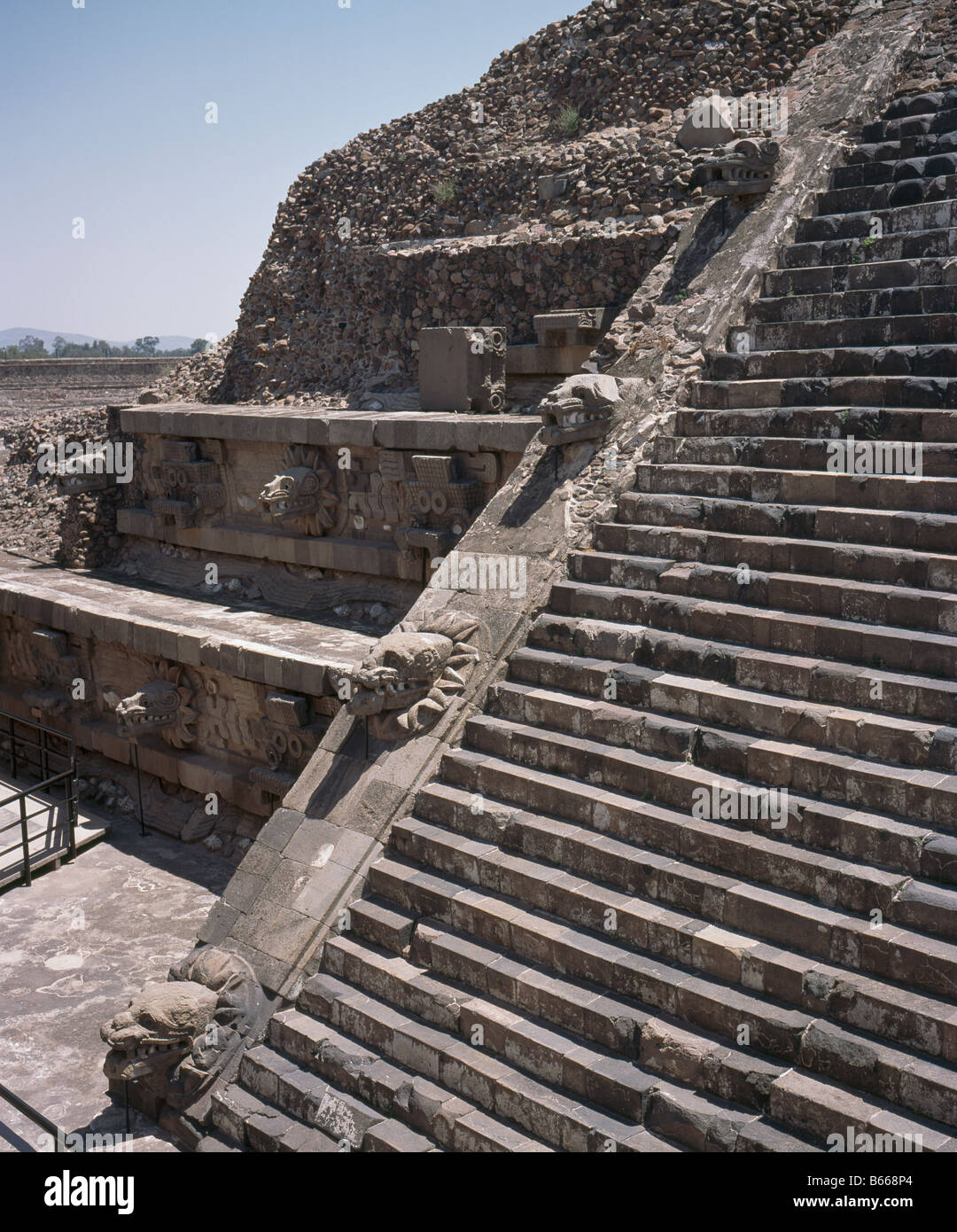 Mexique Teotihuacan Quetzalcoatl Escaliers Banque D'Images