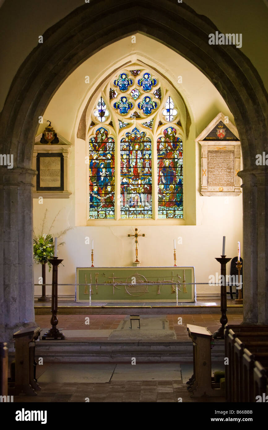 Intérieur de l'église anglaise - à l'intérieur de l'église St James de Shere, Surrey, England, UK Banque D'Images
