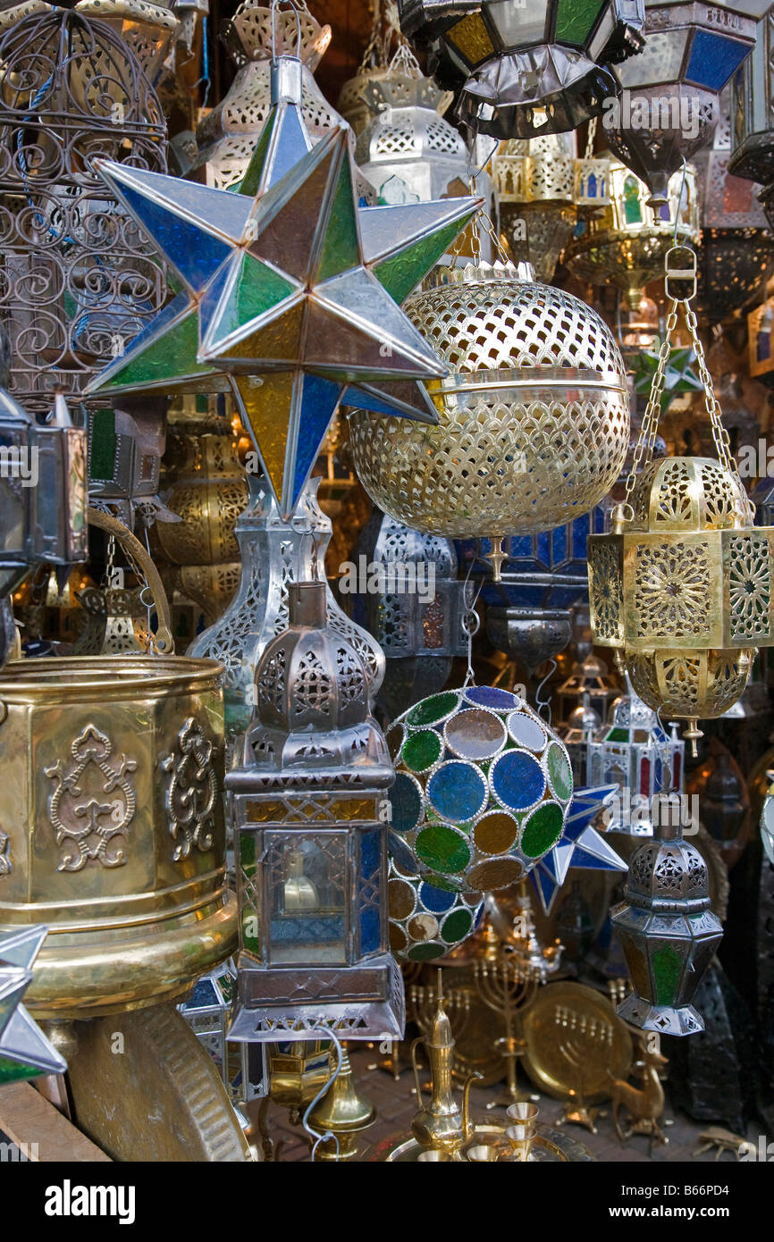 Artisanat marocain pour la vente, le Souq, Marrakech, Maroc Banque D'Images