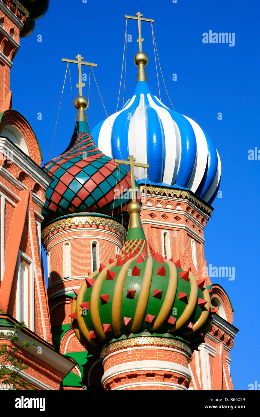 Dômes en oignon de la la cathédrale de Saint Basil à la place Rouge à Moscou, Russie Banque D'Images