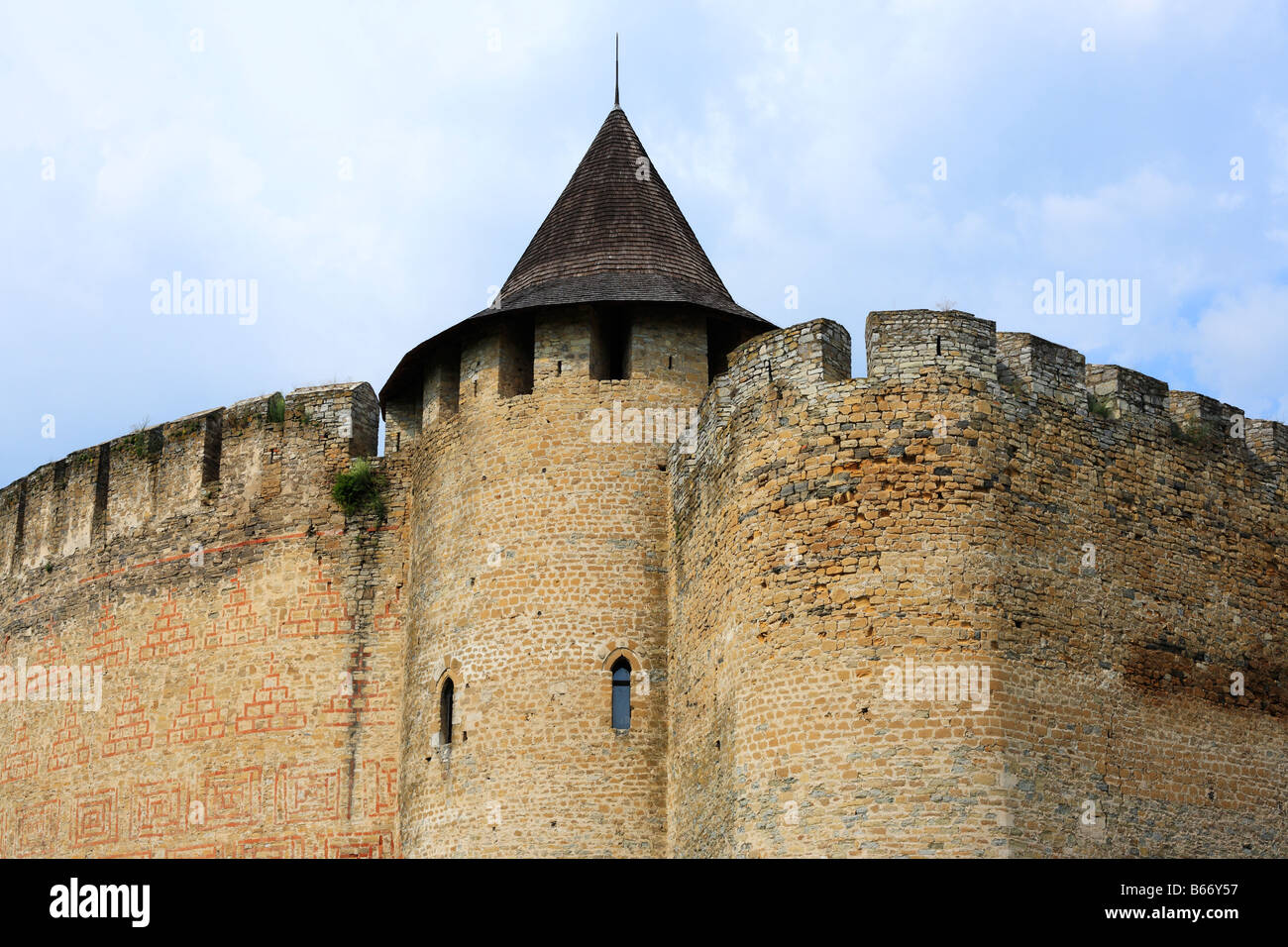 Les murs et les tours de la forteresse de Khotin (1325-1460), château médiéval, Podolie, Chernivtsi oblast (province), Ukraine Banque D'Images