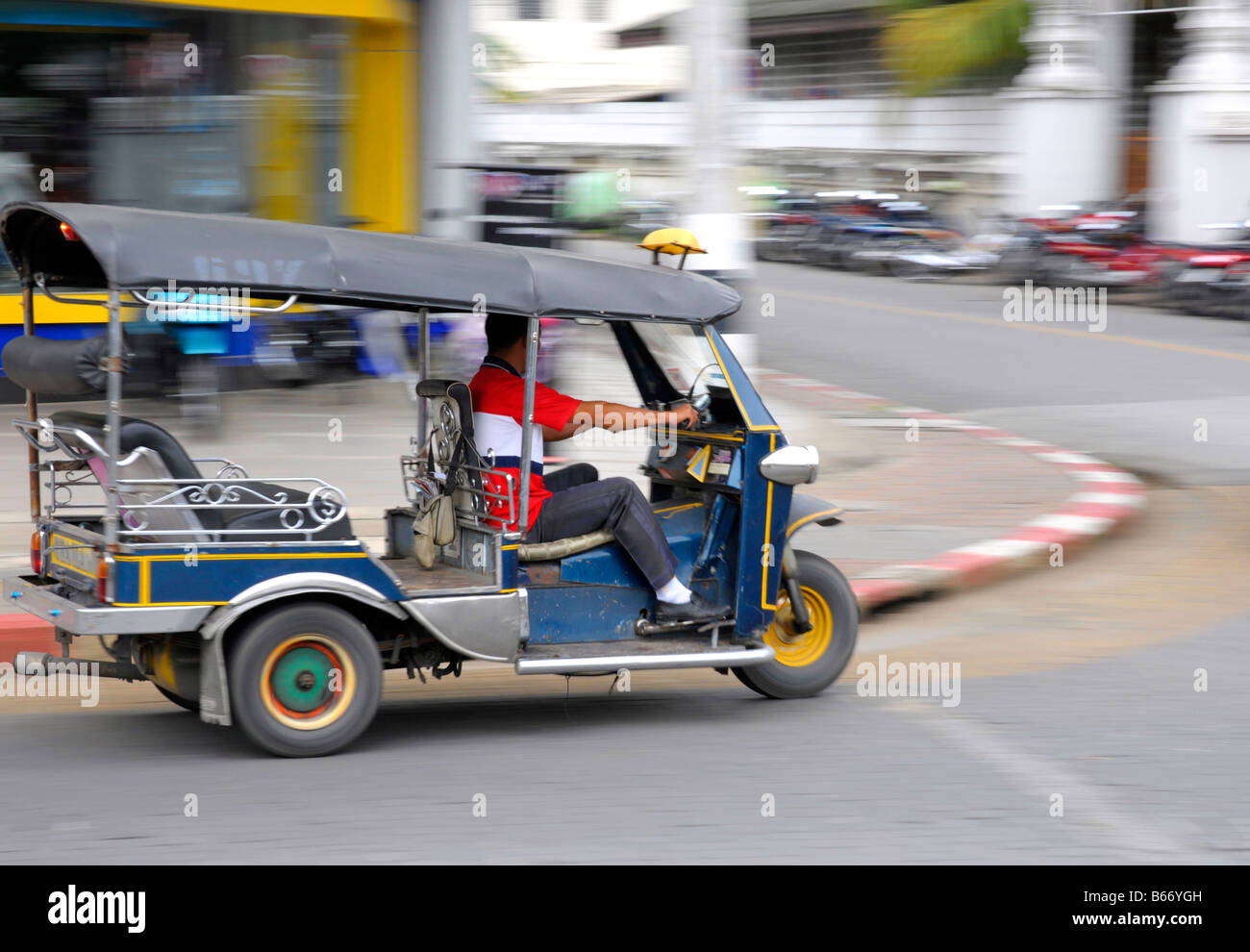 Taxi Tuk Tuk dans Chiang Mai, Thaïlande du Nord Banque D'Images