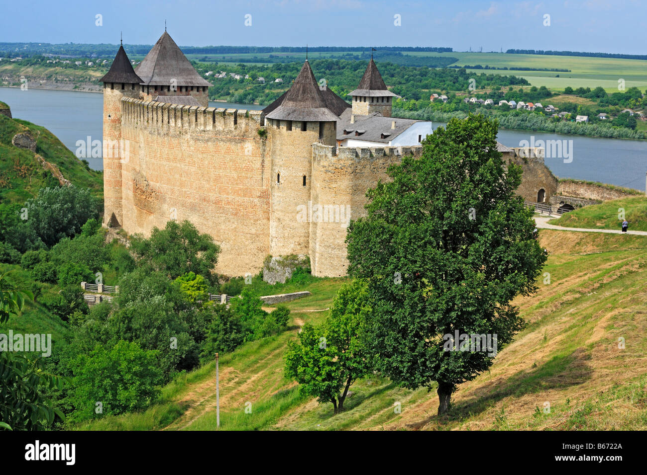 Les murs et les tours de la forteresse de Khotin (1325-1460), château médiéval, Dniestr, Podolie, Chernivtsi oblast (province), Ukraine Banque D'Images