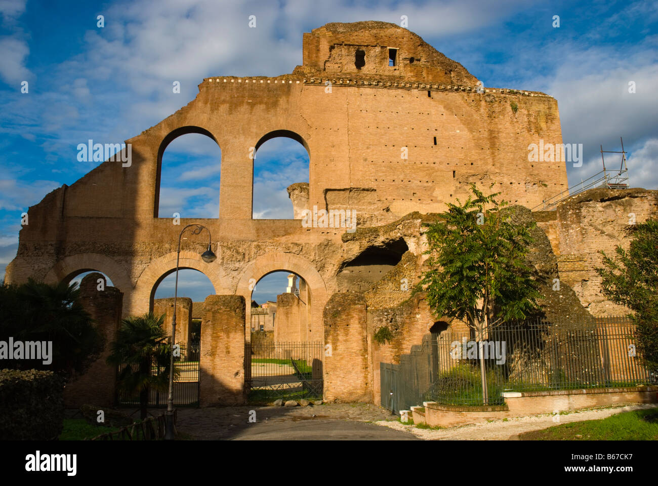 Ruines au Foro Romano le Forum Romain à Rome Italie Europe Banque D'Images