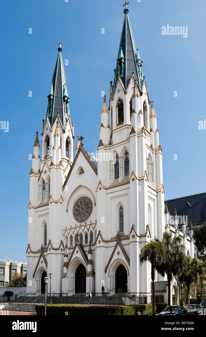 La Cathédrale de St John the Baptist, Abercorn et à l'est des rues Harris, le quartier historique, Savannah, Géorgie Banque D'Images La Cathédrale de St John the Baptist, Abercorn et à l'est des rues Harris, le quartier historique, Savannah, Géorgie Banque D'Images