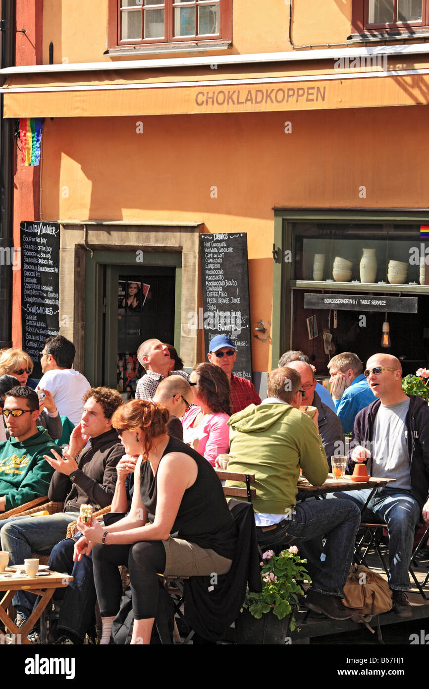 Les gens dans la rue, coin café, Gamla Stan, la vieille ville, Stockholm, Suède Banque D'Images