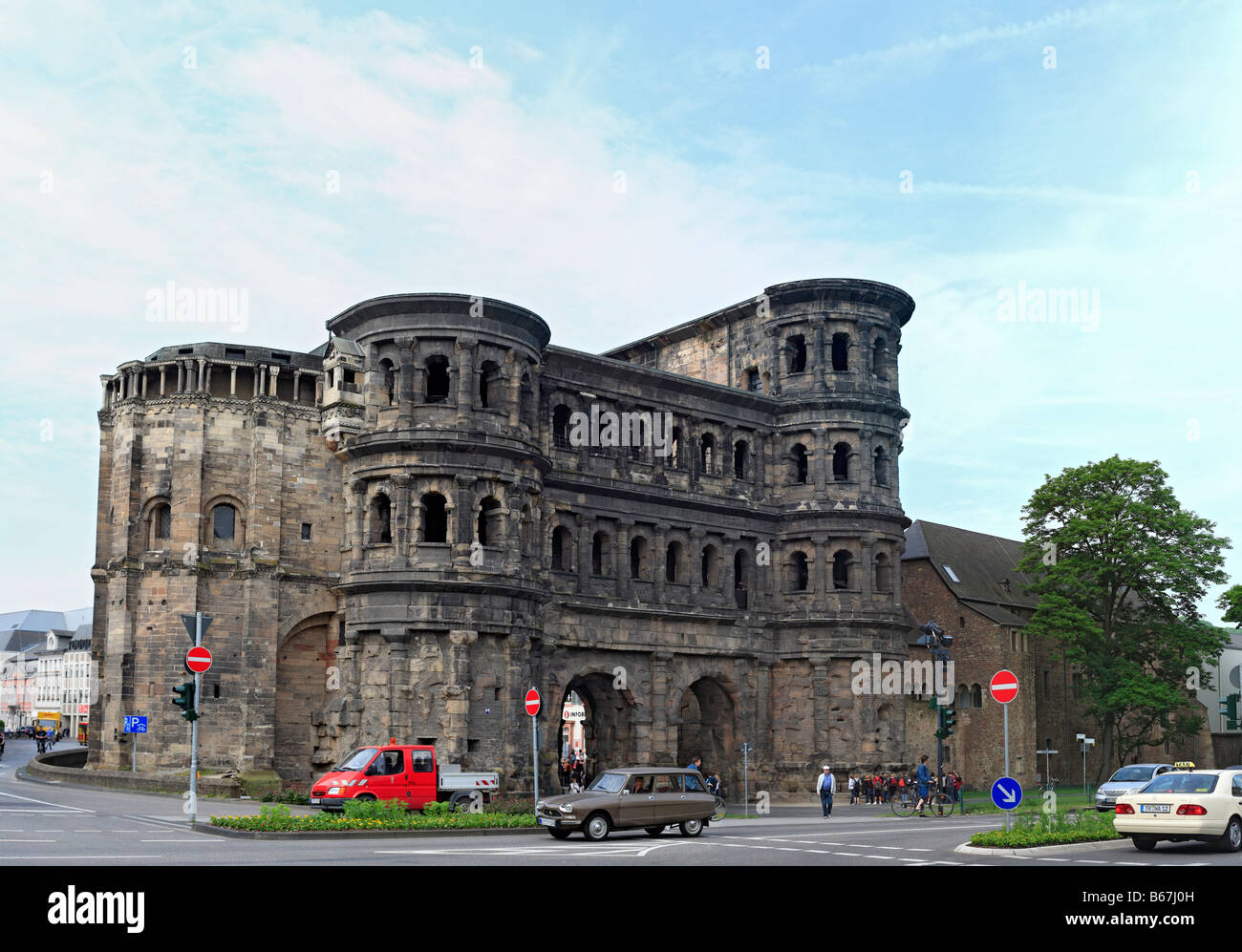 Porte de ville romaine Porta Nigra (180 AD), UNESCO World Heritage Site, Trèves, Rhénanie-Palatinat, Allemagne Banque D'Images