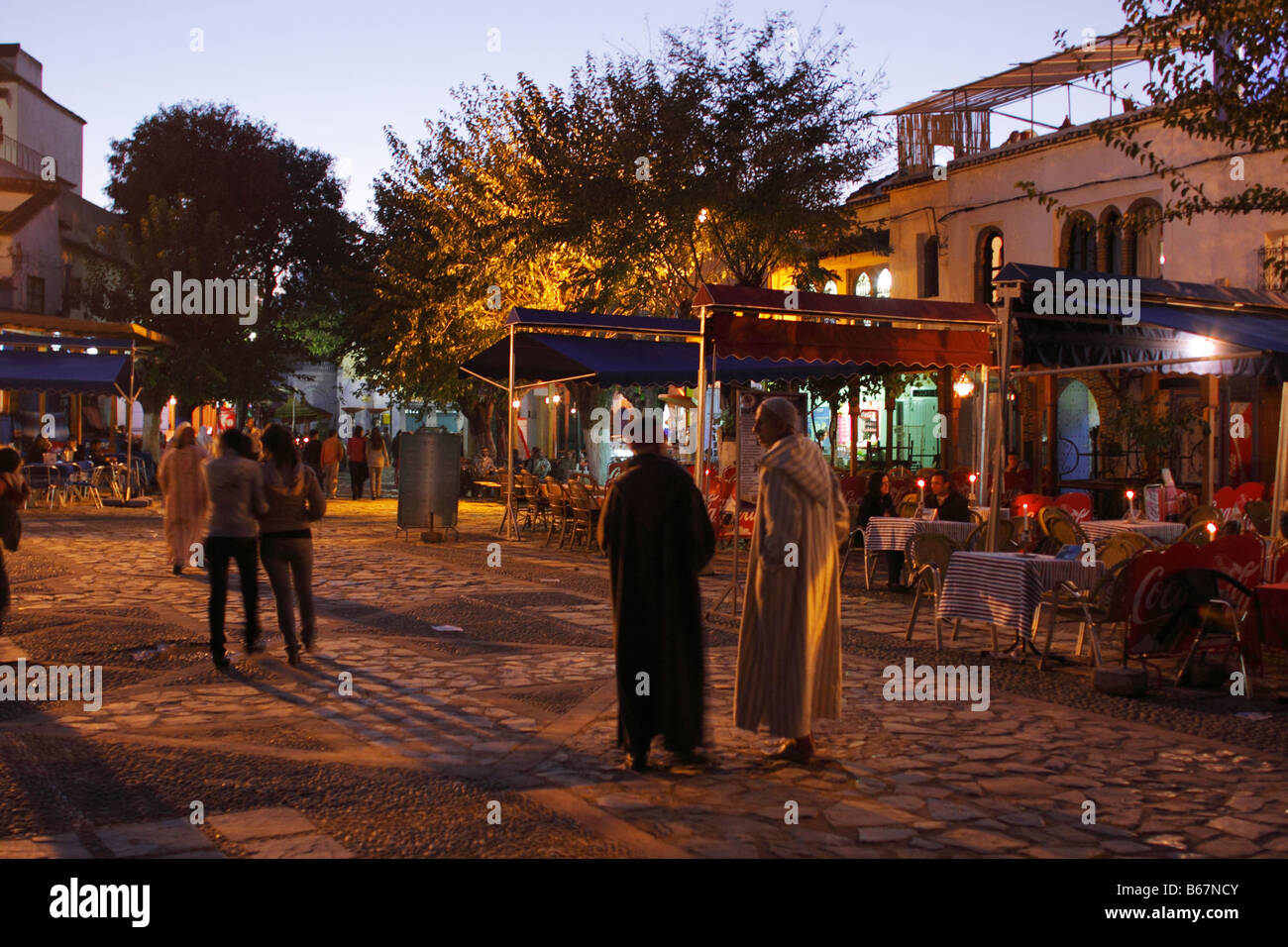 Plaza Uta el-Hammam la nuit, Chefchaouen, Medina, Maroc, Afrique Banque D'Images