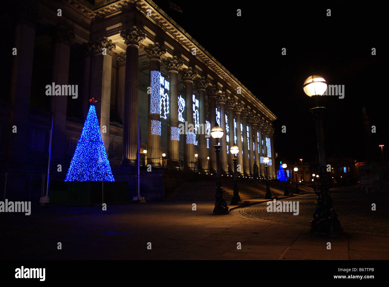 St Georges Hall extérieur de nuit avec les décorations de Noël, Liverpool Angleterre UK Banque D'Images