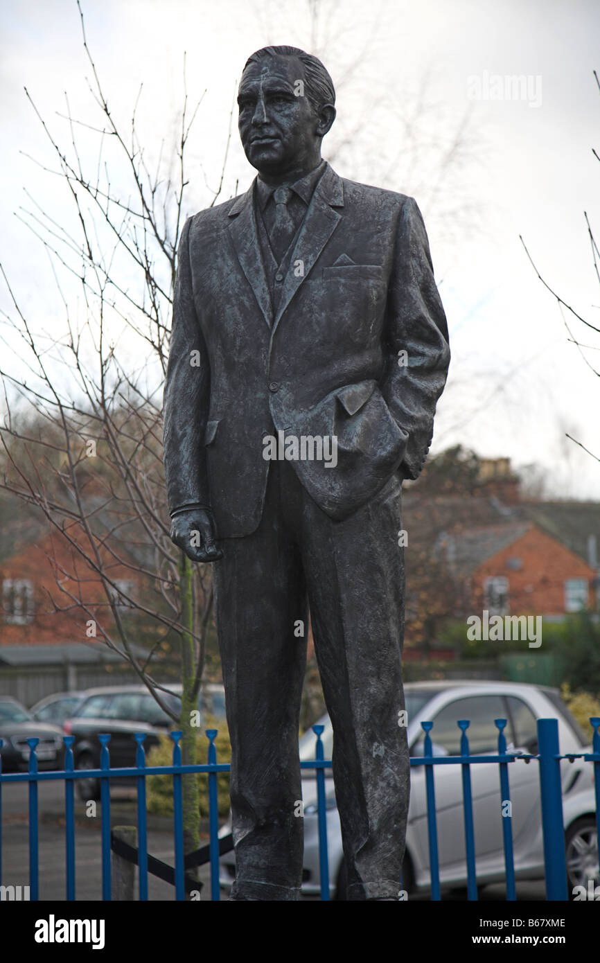 Statue de Sir Alf Ramsey Portman Road Ipswich Town Football club Ipswich Suffolk Angleterre Banque D'Images