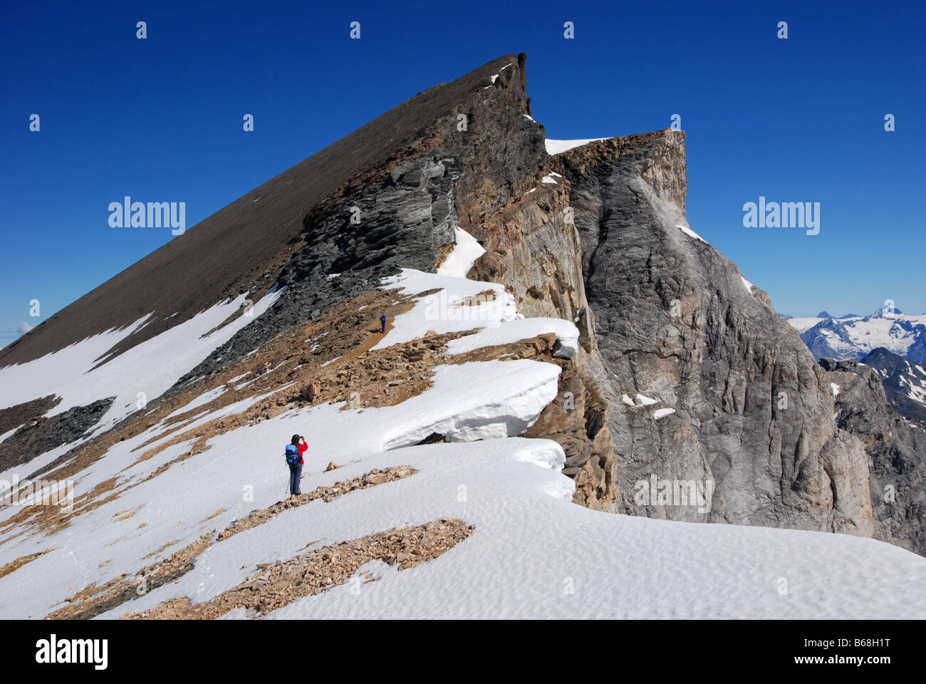 Randonneur sur Barrhorn Valais Suisse Banque D'Images