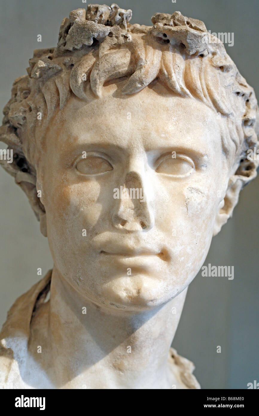 Chef de l'empereur Auguste, en sculpture romaine, musée des Augustins, Toulouse, France musée Banque D'Images