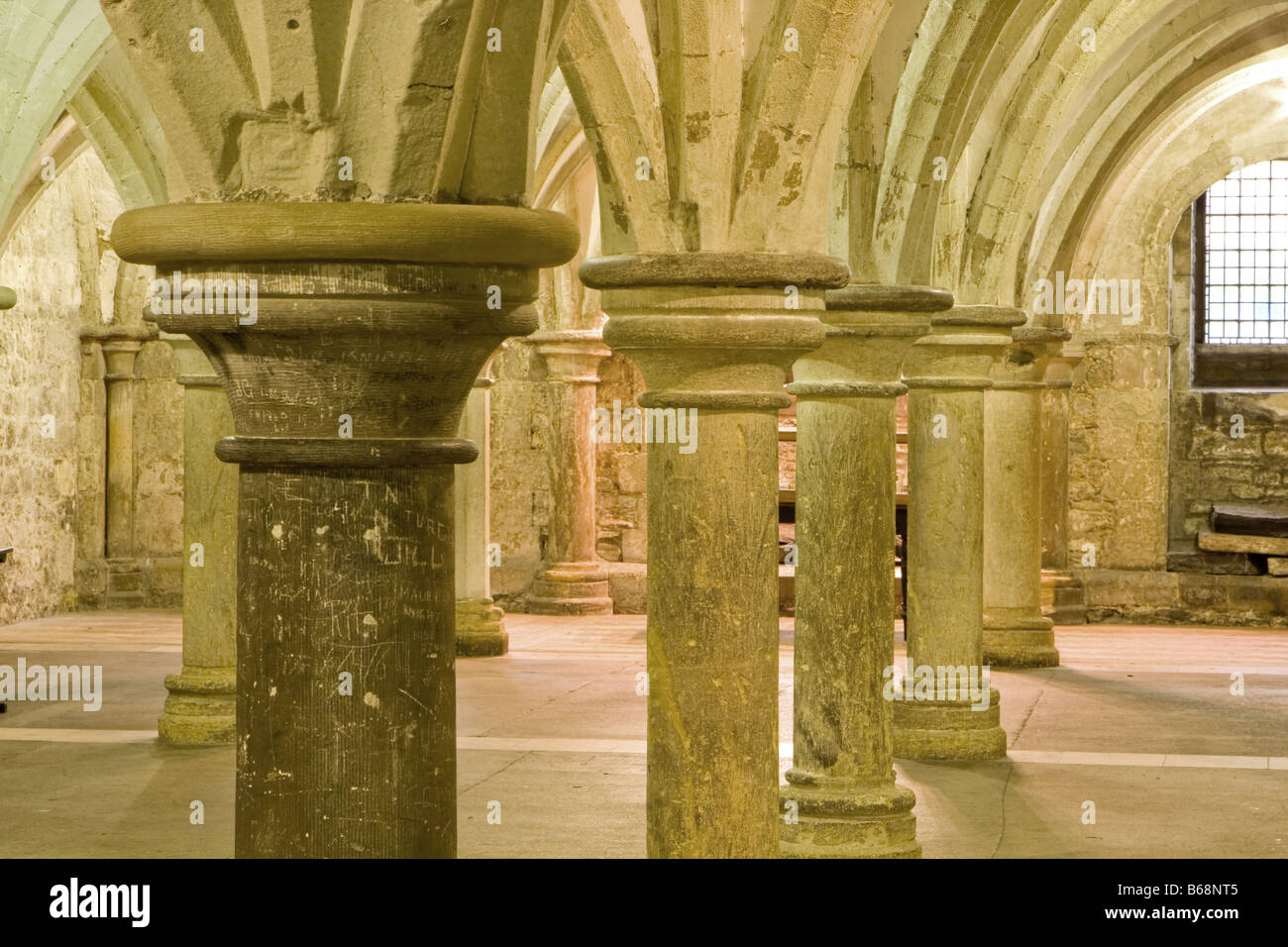 Sous les voûtes de la cathédrale de Rochester, Kent Banque D'Images