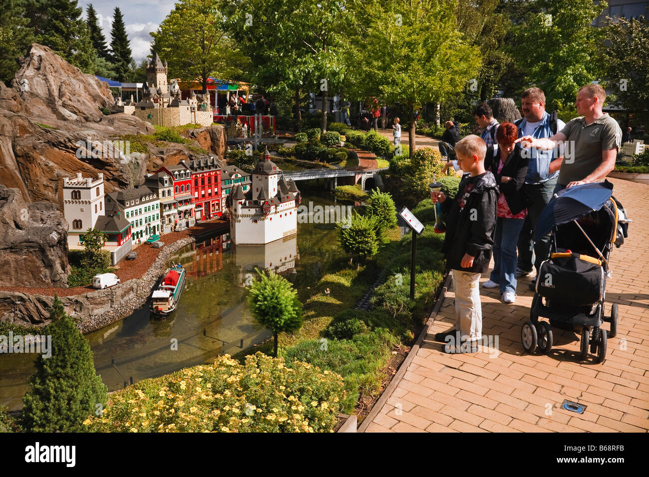 Legoland, le Danemark : un modèle Lego de Phalz Château près de Kaub, dans la vallée du Rhin Banque D'Images