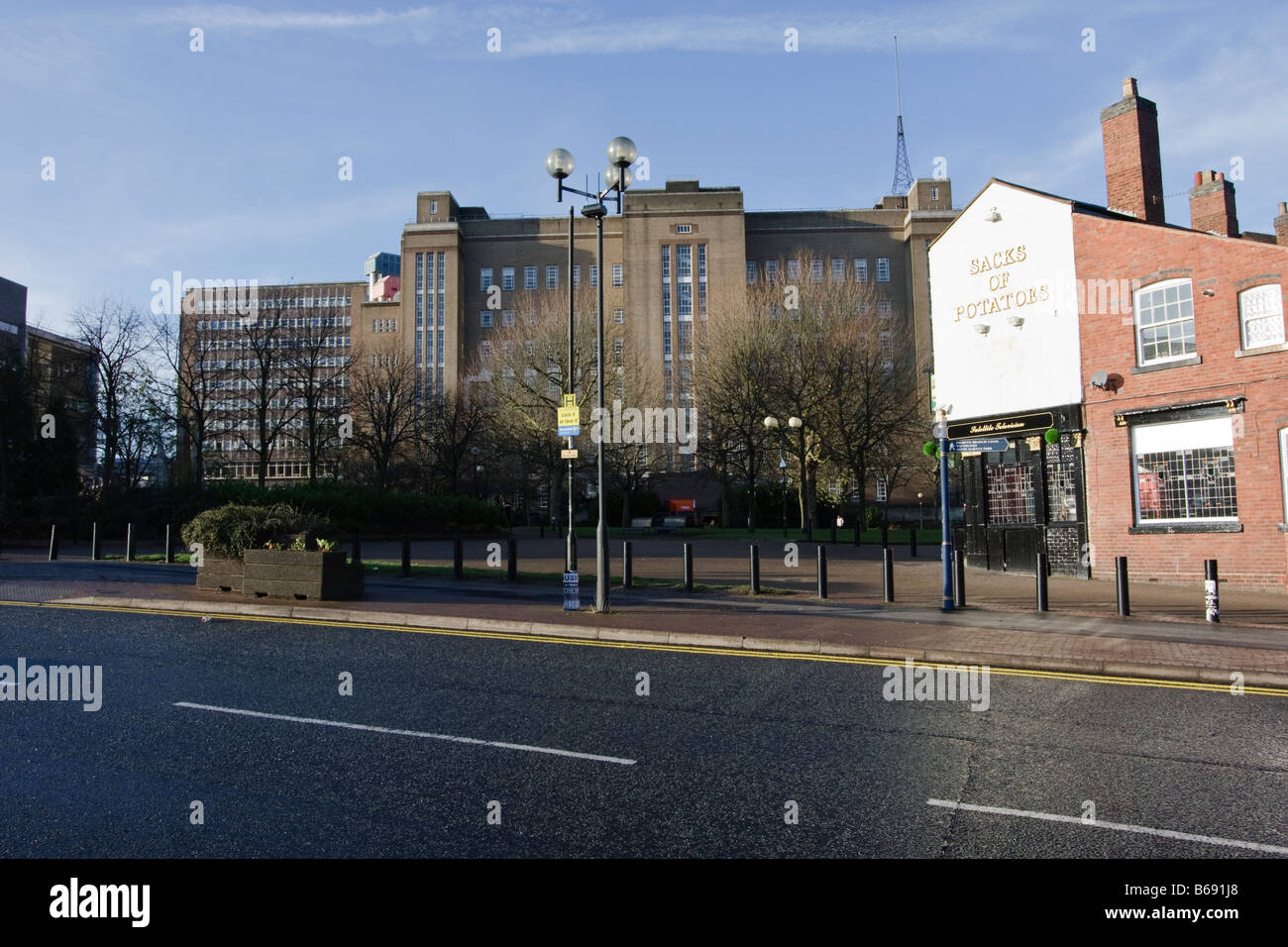 L'Université d'Aston et le sac de pommes de Public House Birmingham Aston Banque D'Images