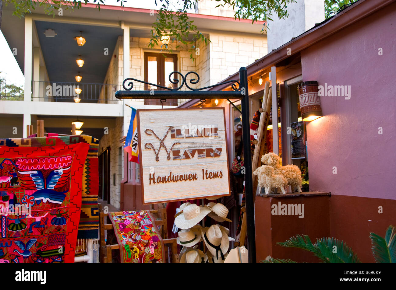 La Villita weavers shopping souvenirs tissés à la village des arts historiques San Antonio Texas tx attraction touristique du quartier commercial Banque D'Images