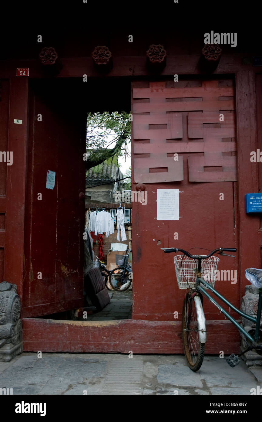 Porte de hutong typique Banque D'Images
