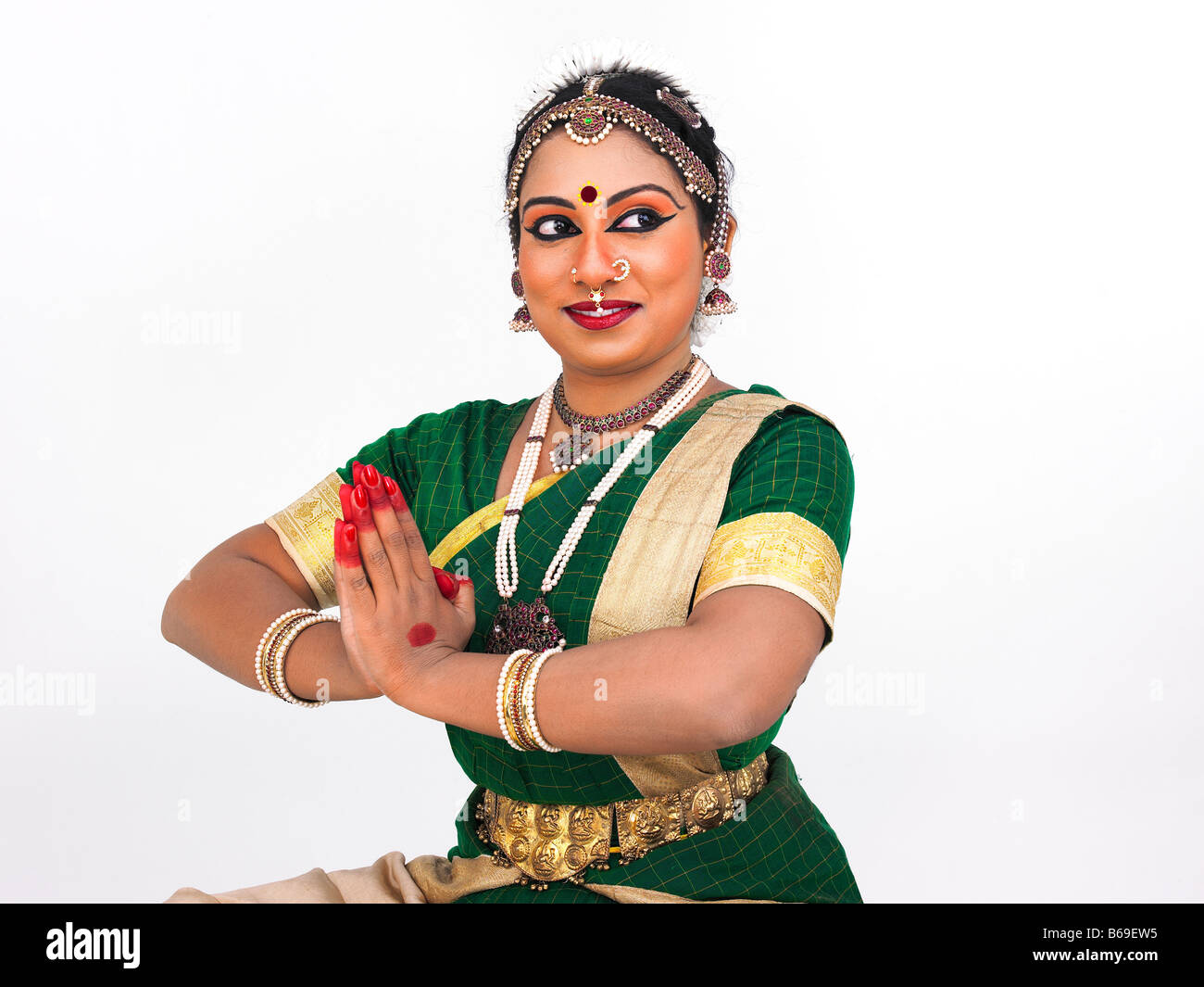 Danseuse classique Bharathanatyam femelle du Tamil Nadu en Inde du Sud Banque D'Images