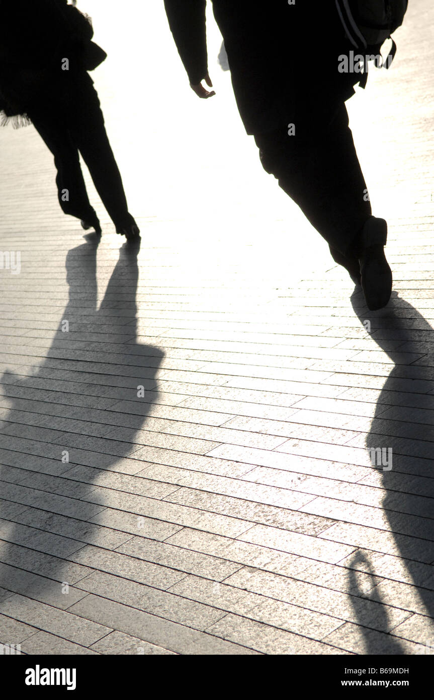 Les gens à pied déplacement au travail business Banque D'Images