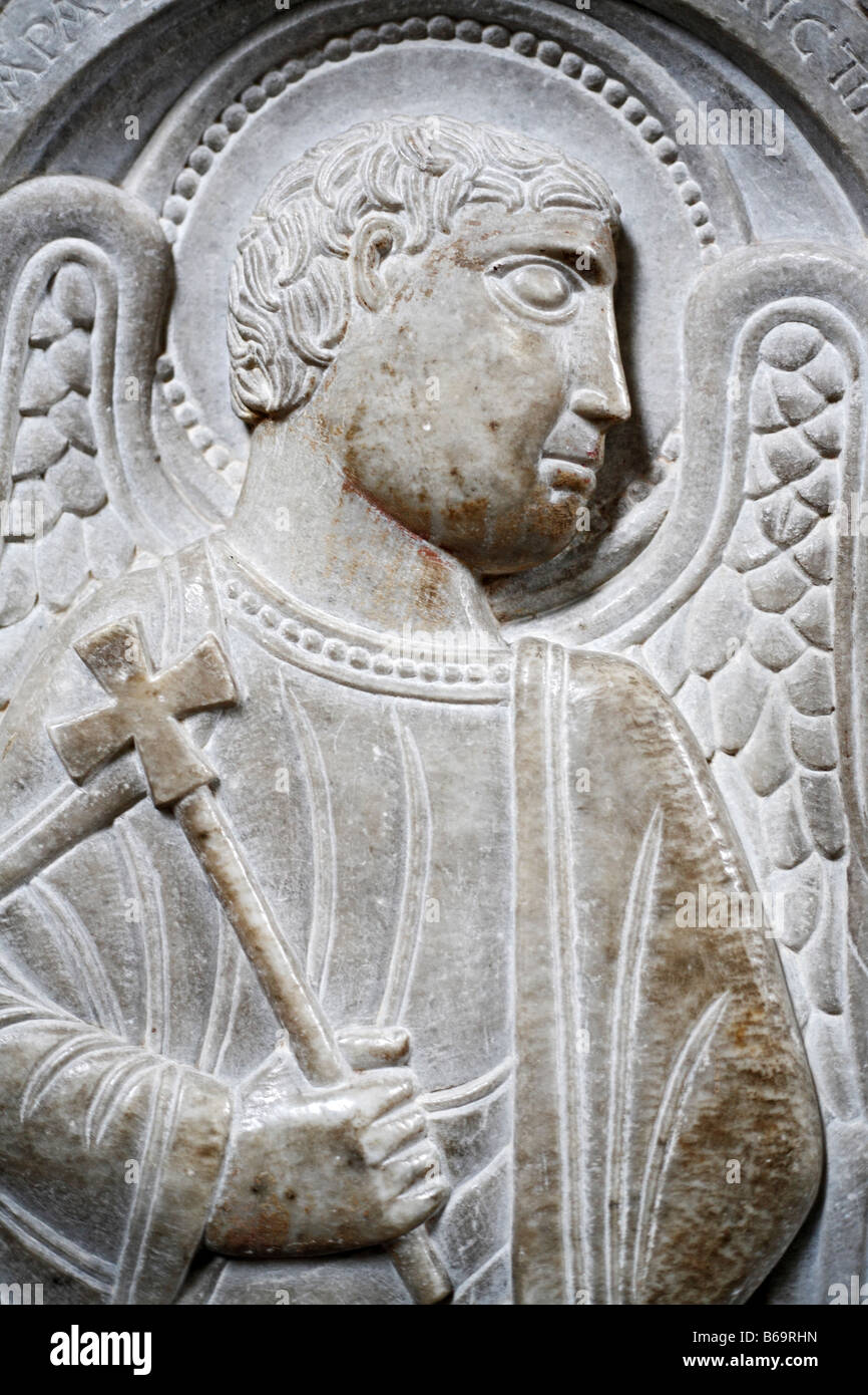 Sculpture en pierre à l'église médiévale de St Sernin, Toulouse, France Banque D'Images