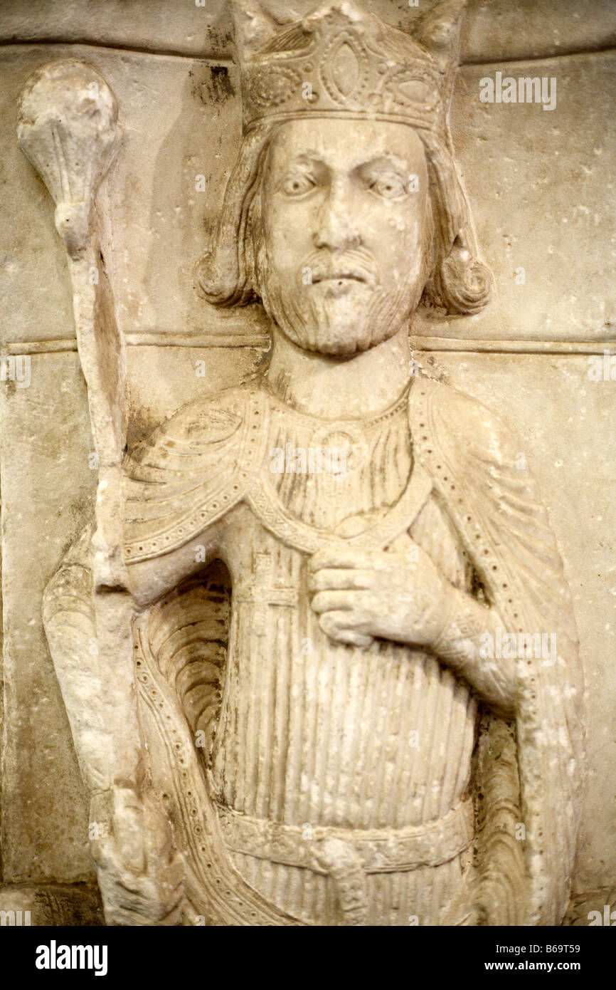 Statue du Roi, la sculpture romane en pierre, l'art, 12 siècle, musée des Augustins, Toulouse, France musée Banque D'Images
