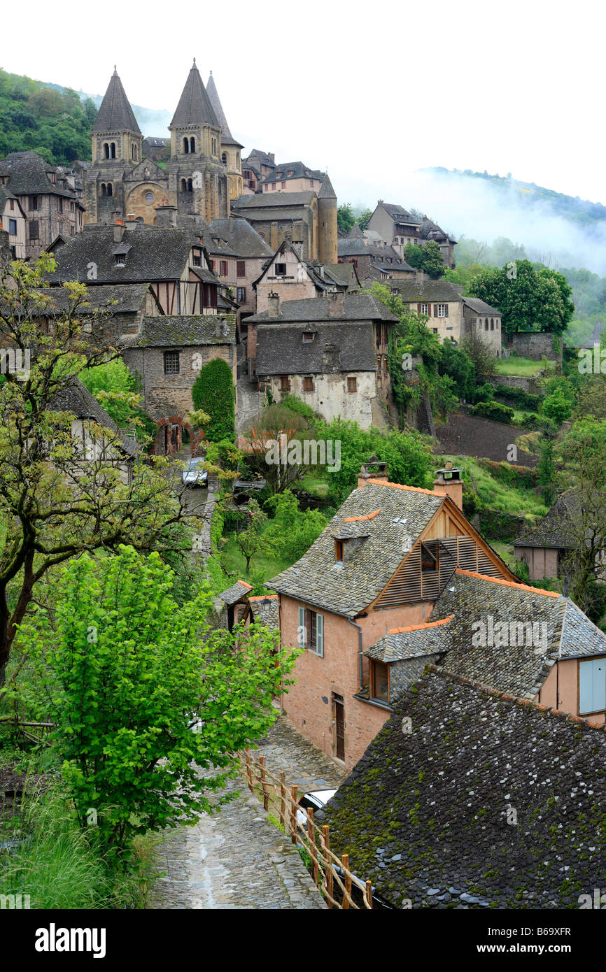 L'architecture de la ville, maison traditionnelle avec toit en ardoise, Conques, France Banque D'Images