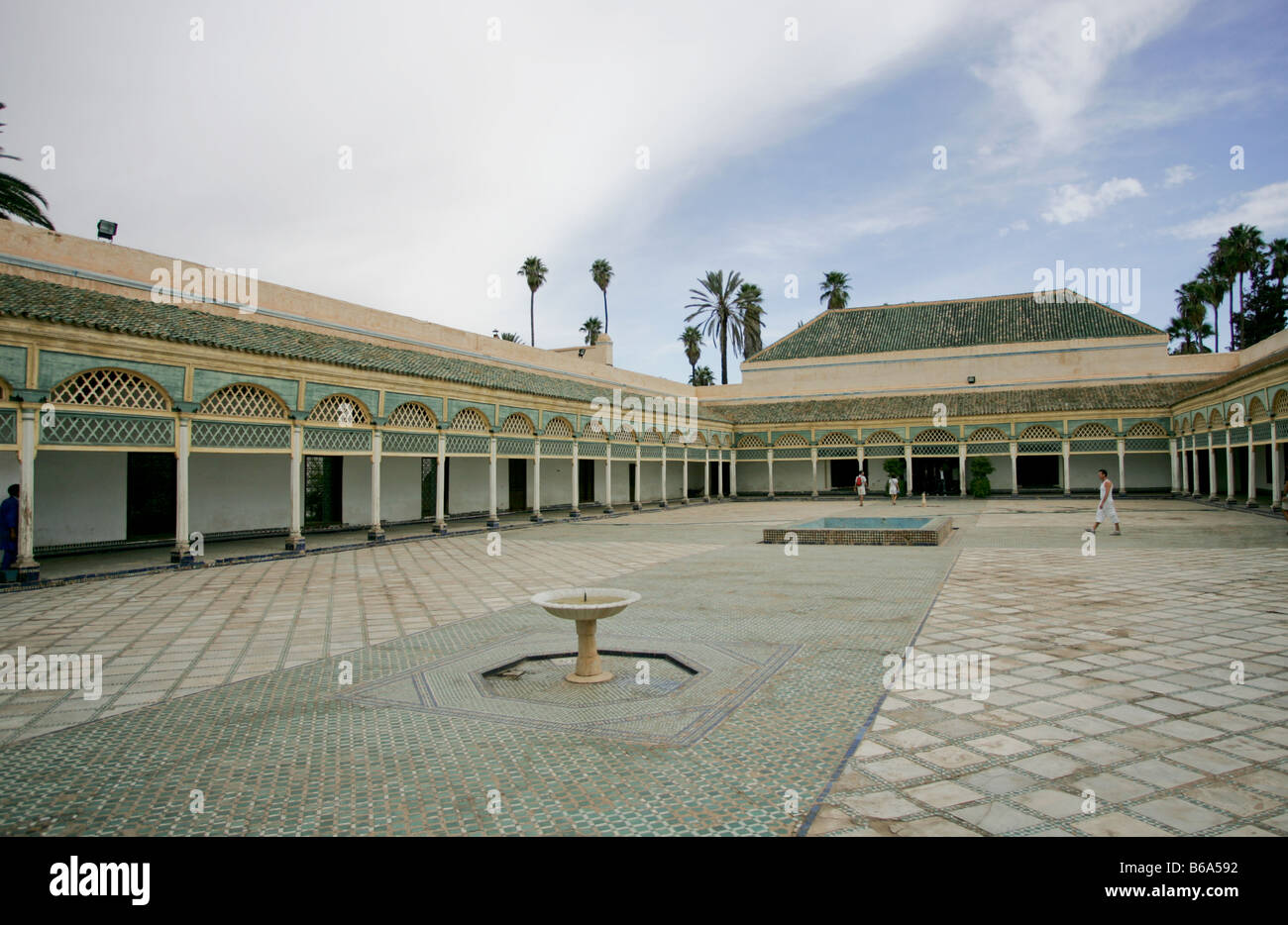 Dans la cour intérieure de la mosaïque Palais de la Bahia, Marrakech, Maroc Banque D'Images