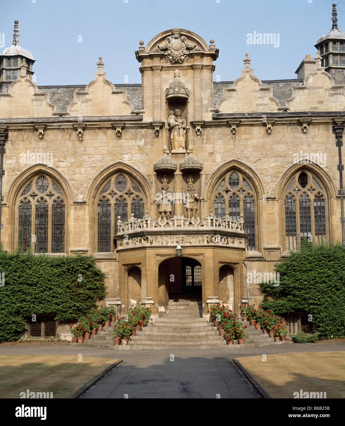 L'Oriel College d'Oxford des statues de Charles I, Édouard II et la Vierge Marie Banque D'Images