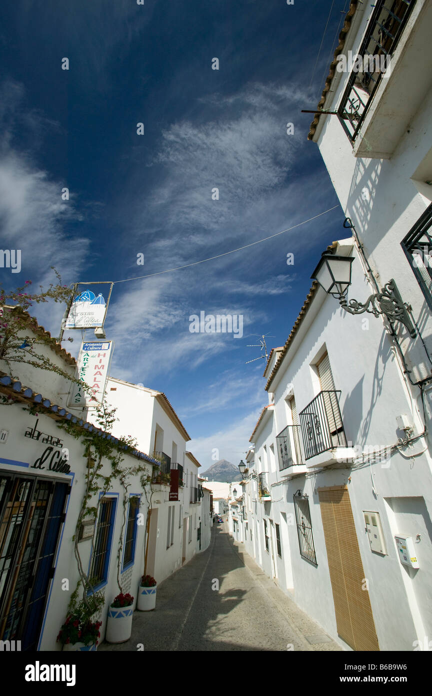 Street dans la vieille ville d'Altea, Costa Blanca, Espagne Banque D'Images