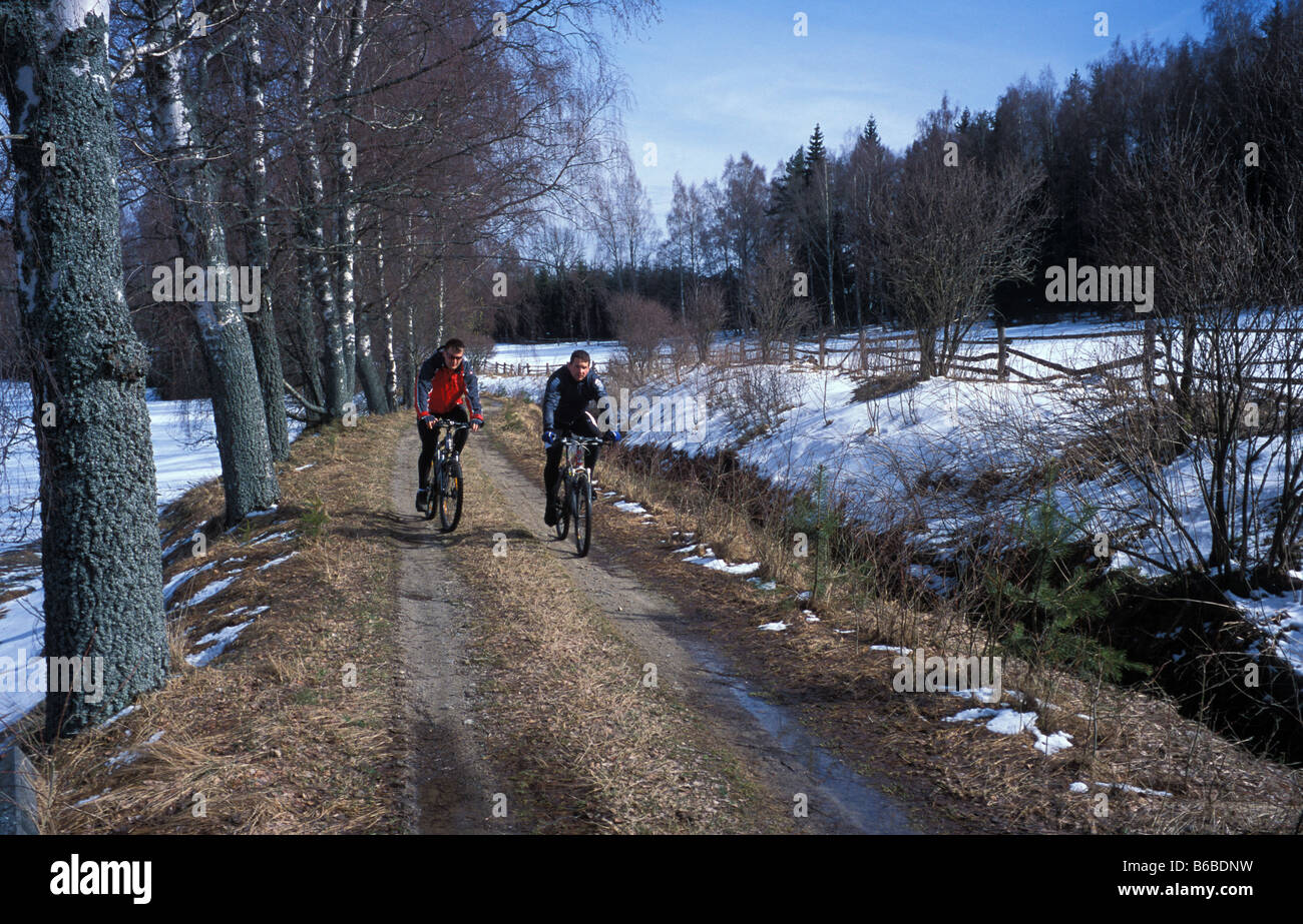 Les cyclistes dans le parc national de Sumava dans bohimia sud en République Tchèque Banque D'Images