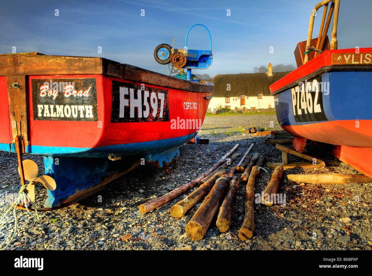 Image HDR des bateaux de pêche en Porthallow, Cornwall, UK Banque D'Images