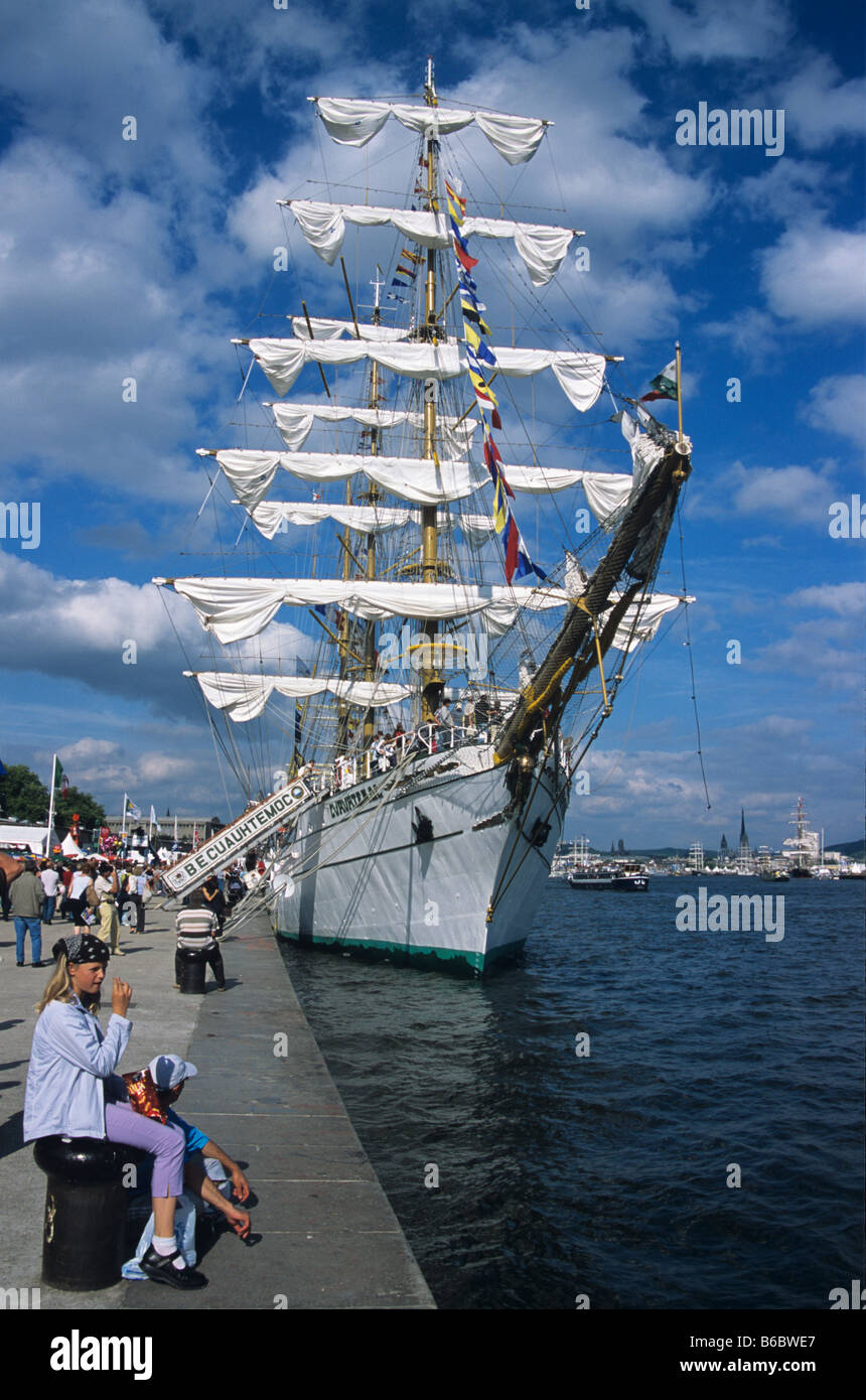 Grand voilier mexicain, le 'Becuauhtemoc', dans le Port de Rouen, au cours de l'Armada de Rouen, et de la Seine, en Normandie, France Banque D'Images