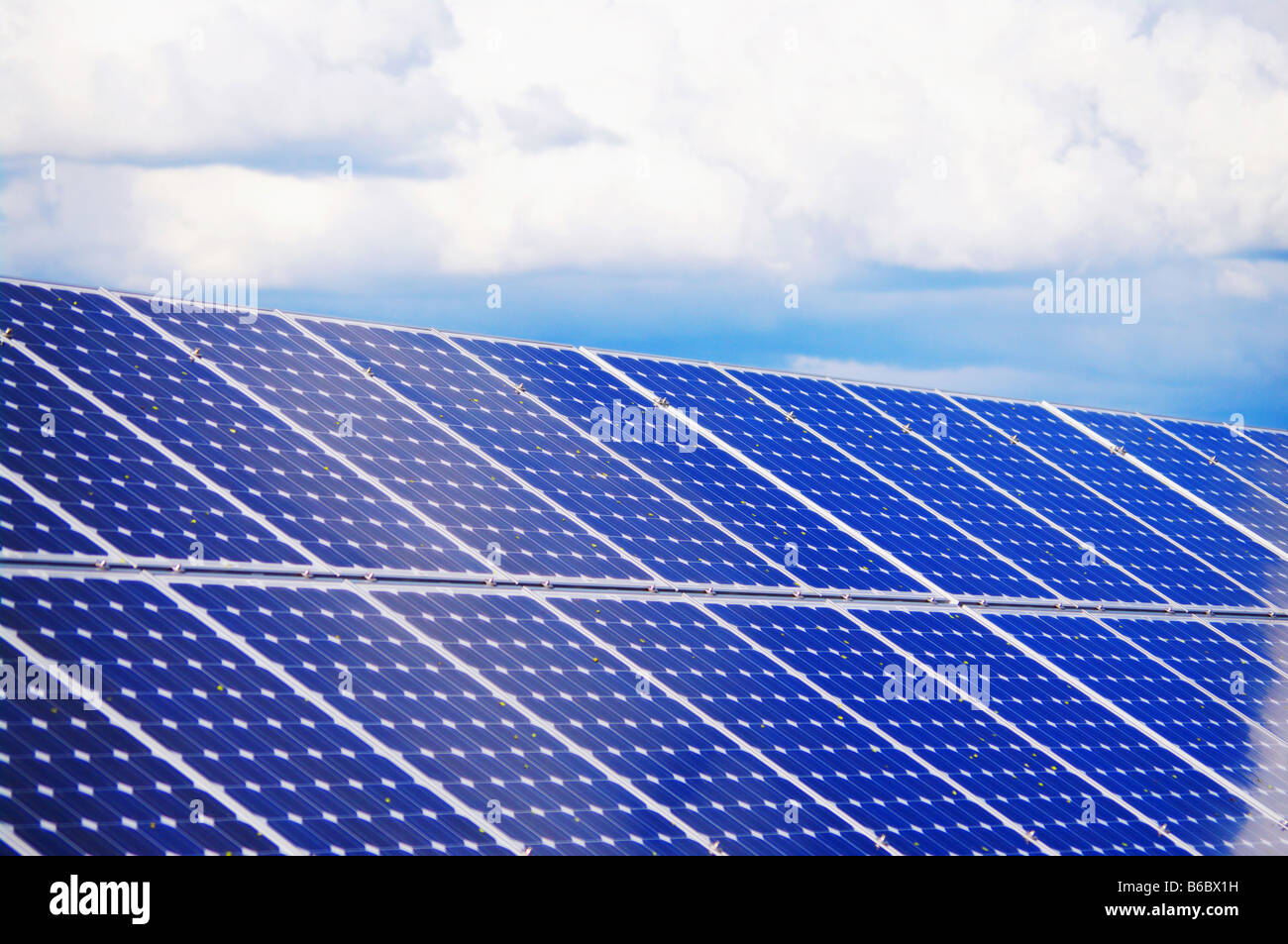 L'énergie solaire à l'extérieur de l'usine Banque D'Images