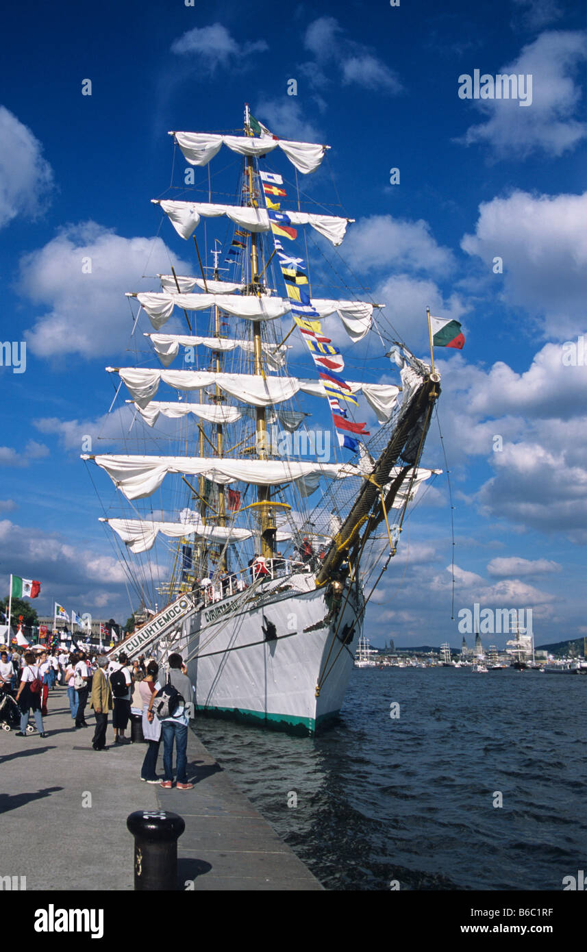 Grand voilier mexicain, le 'Becuauhtemoc', dans le Port de Rouen, au cours de l'Armada de Rouen, et de la Seine, en Normandie, France Banque D'Images