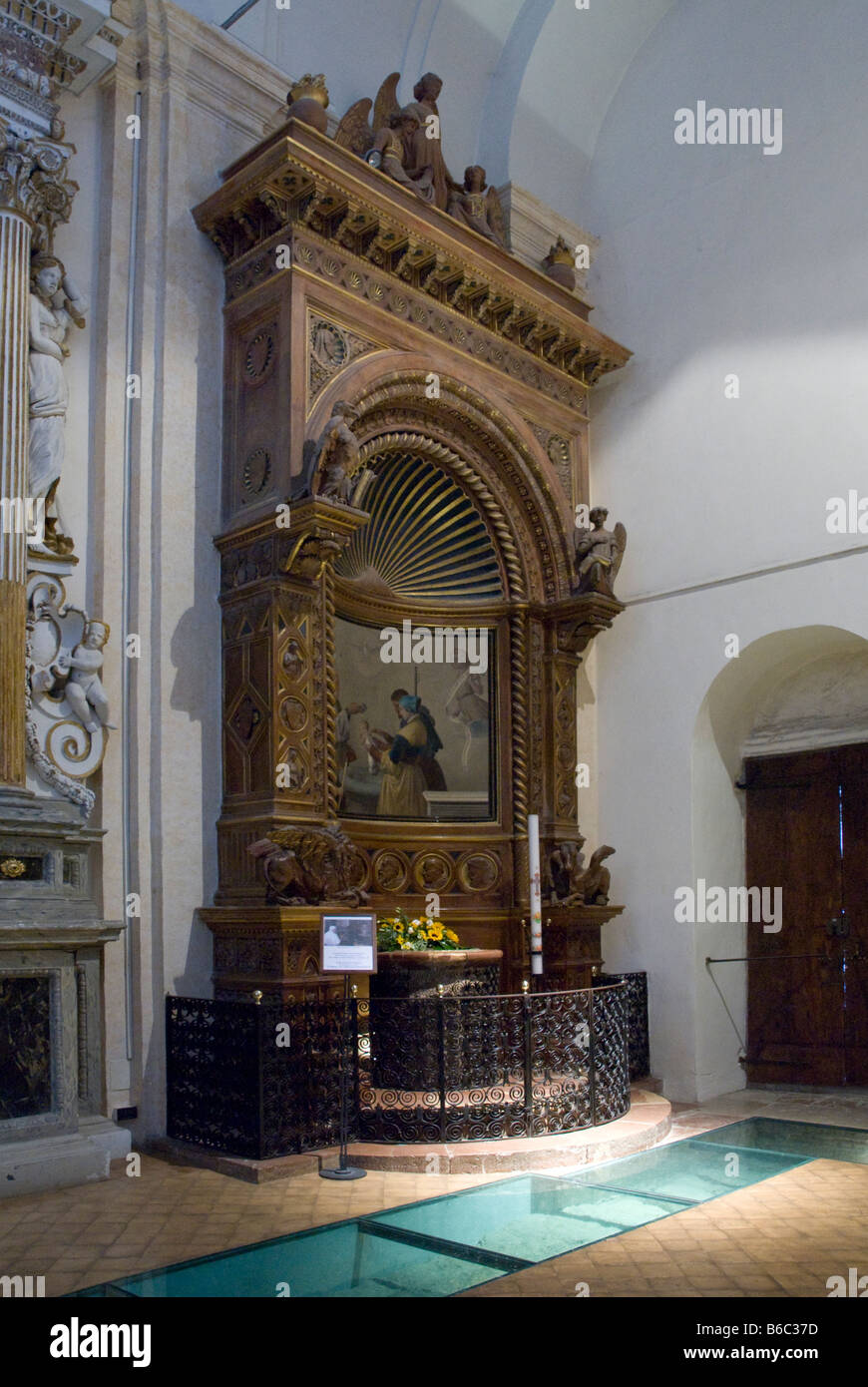 Duomo di San Rufino, assise. Police pour laquelle saint François et sainte Claire ont été baptisés Banque D'Images