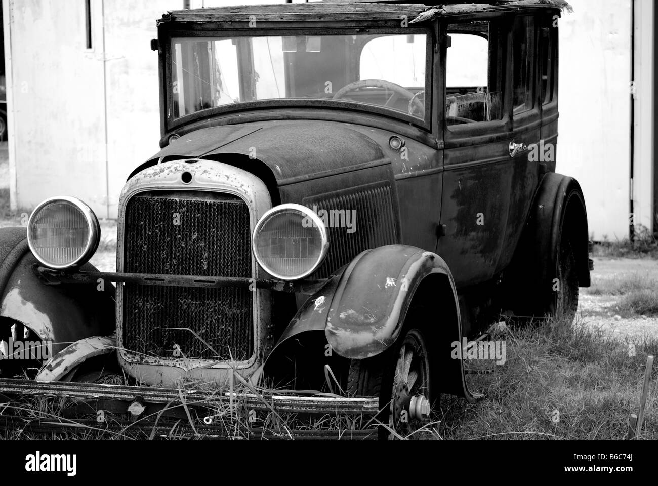 Image en noir et blanc d'une vieille Ford Modèle T Banque D'Images