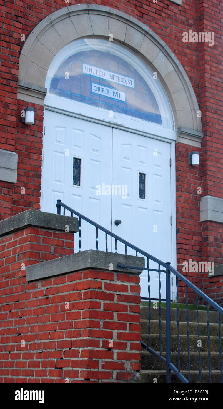 Escalier menant à une brique rouge Methodist church building vers 1911 Banque D'Images