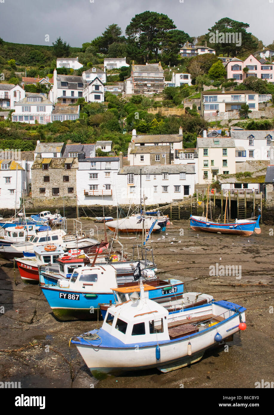 Le port du village de pêcheurs de Cornouailles Polperro Banque D'Images