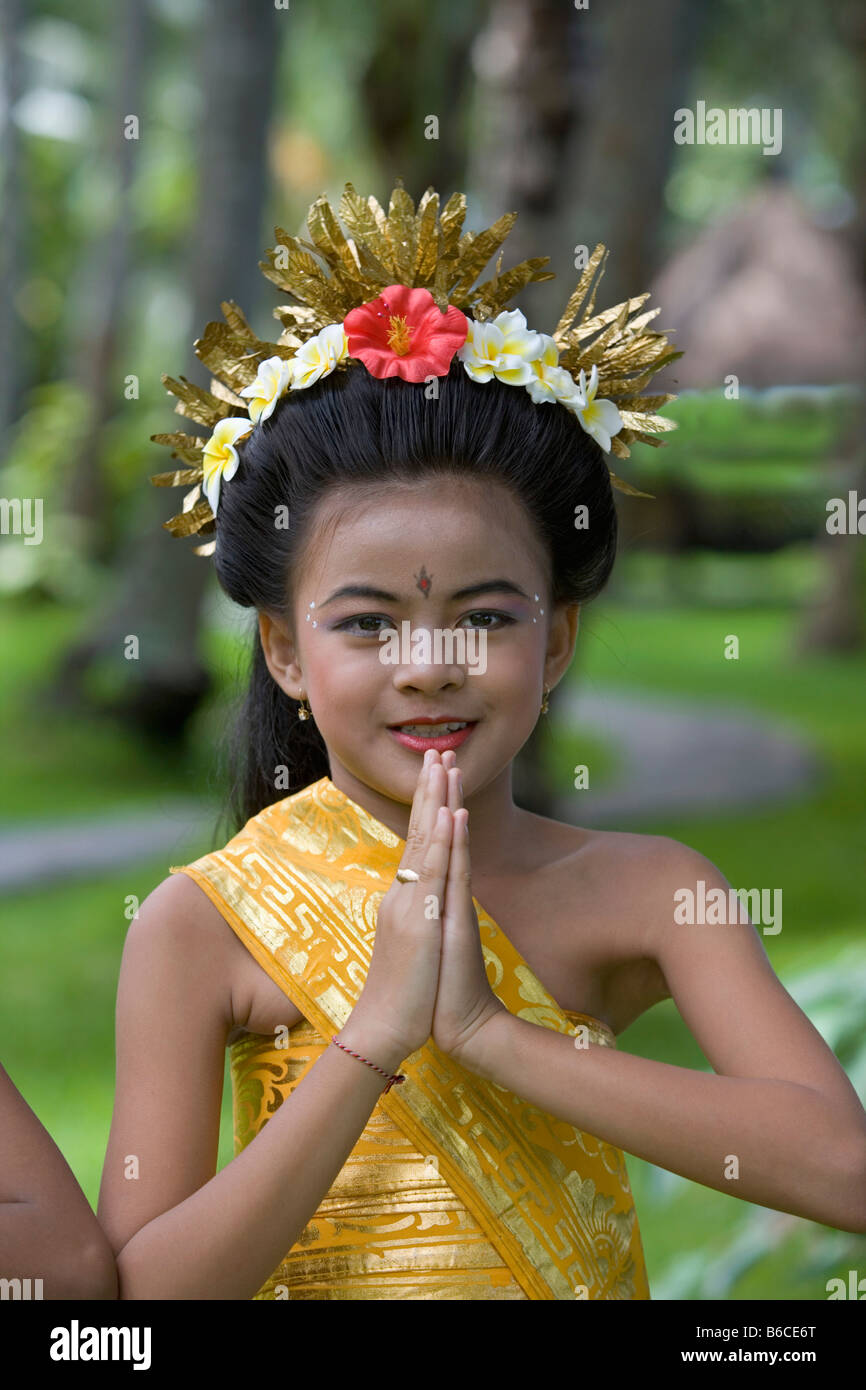 L'Indonésie, Sambirenteng, Bali, danseurs traditionnels (femelle) Banque D'Images